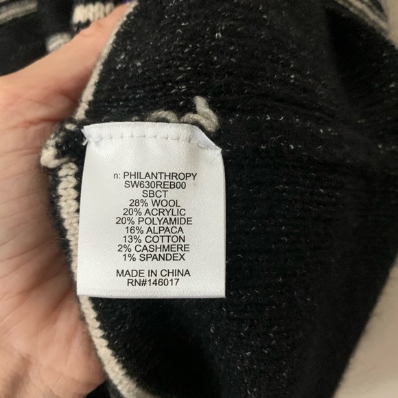 N. Philanthropy V Neck Striped Sweater NWOT - Picture 6 of 7